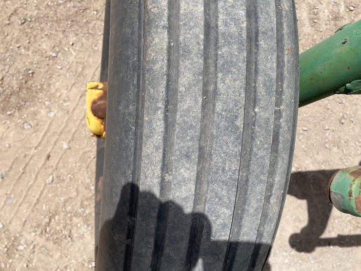 john-deere-3010-image-13