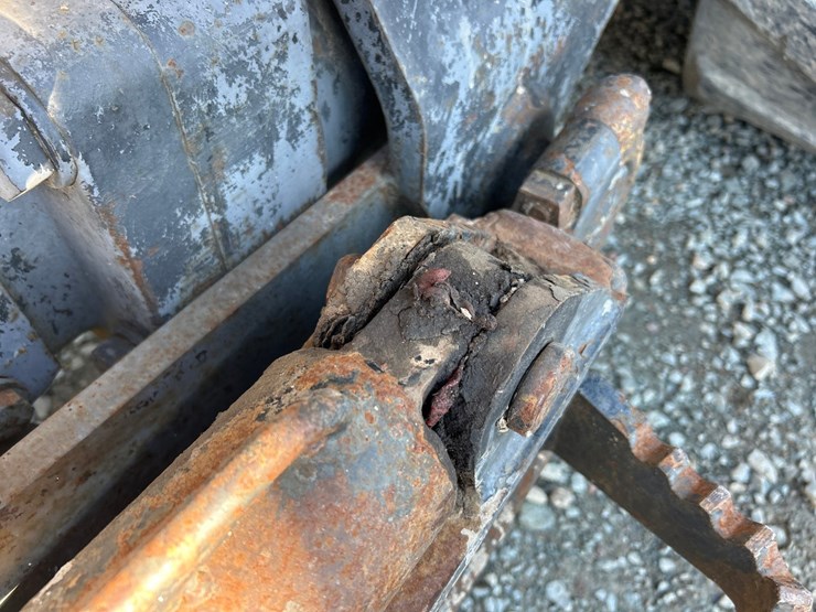 caterpillar-ch75-image-19