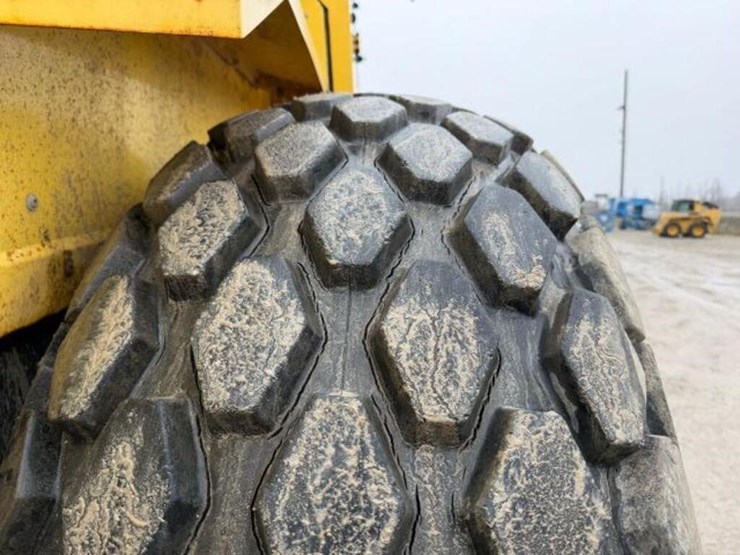 2011-bomag-bw211d-40-image-37