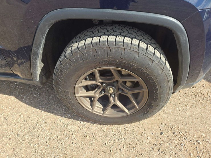 2018-jeep-grand-cherokee-limited-image-18