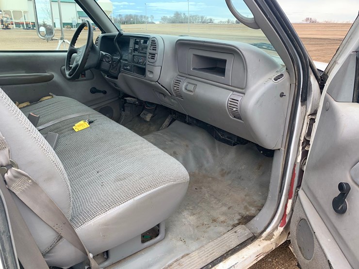 2000-chevrolet-c3500-pickup-image-14