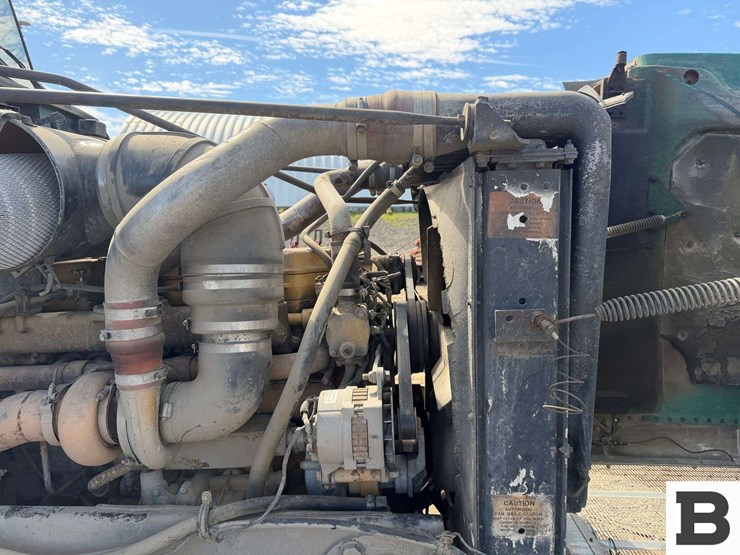 1990-peterbilt-377-image-36