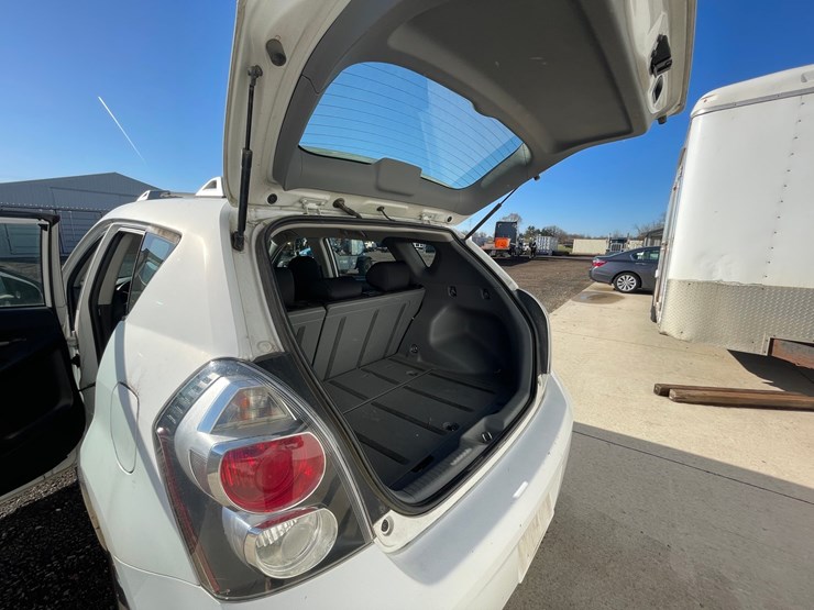 #2849-•-2008-pontiac-vibe-awd-hatchback-(has-wi-title)-image-22