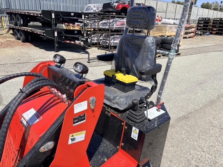 2026-sdlanch-ssl580-skid-steer-loader-image-10