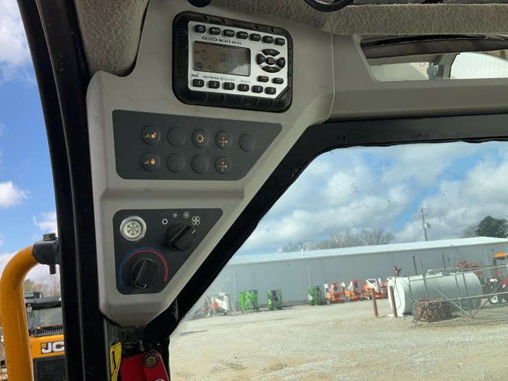 2021-jcb-215t-image-15