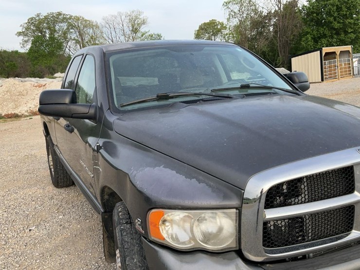 2004-dodge-2500-image-48