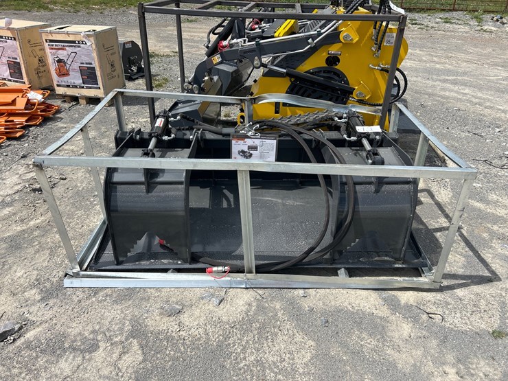 #12-•-72”-skid-steer-grapple-bucket-image-1