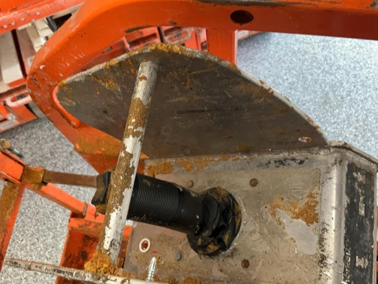 #404-•-2019-snorkel-26'-scissor-lift-image-25