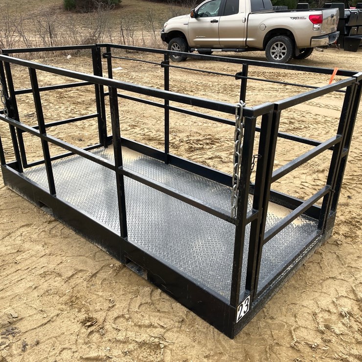 #7535 • 8' Work Platform with Fork Pockets