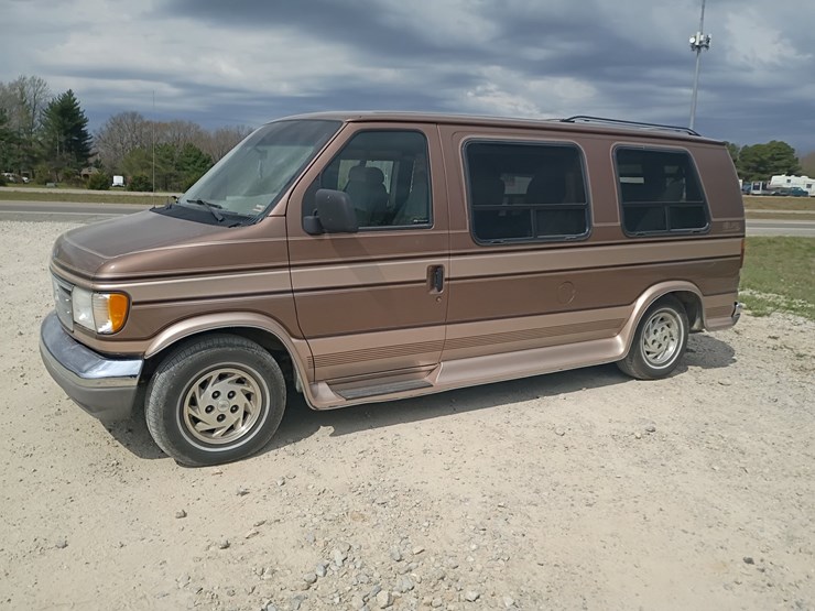 1992-ford-e150-image-2