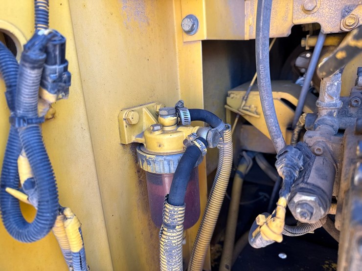 new-holland-eh160-image-43