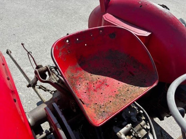 massey-ferguson-135-image-19