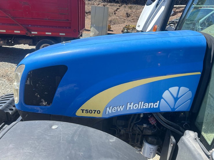 new-holland-t5070-image-17