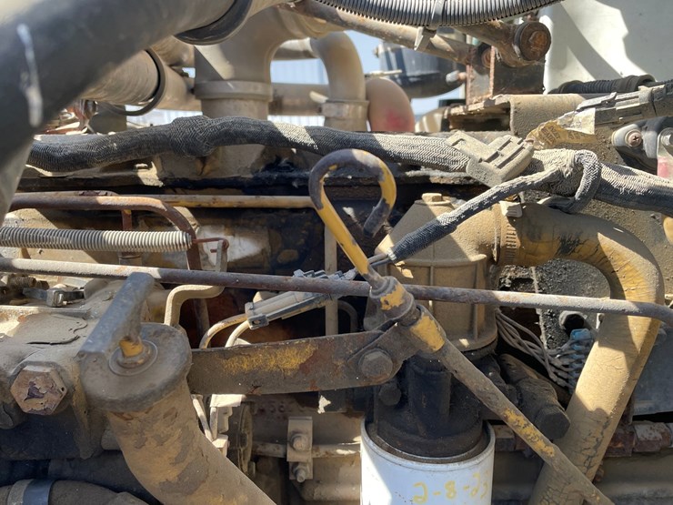 1995-peterbilt-330-image-48