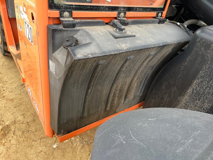 2014-jlg-g9-43a-image-13