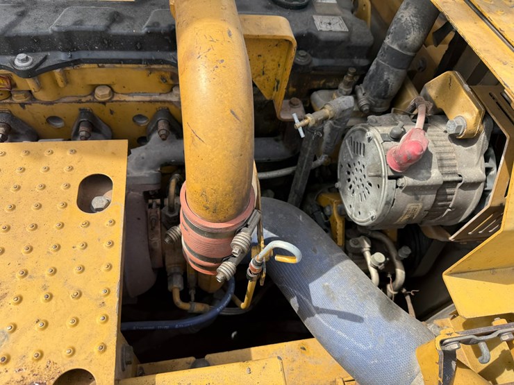 caterpillar-330d-image-81