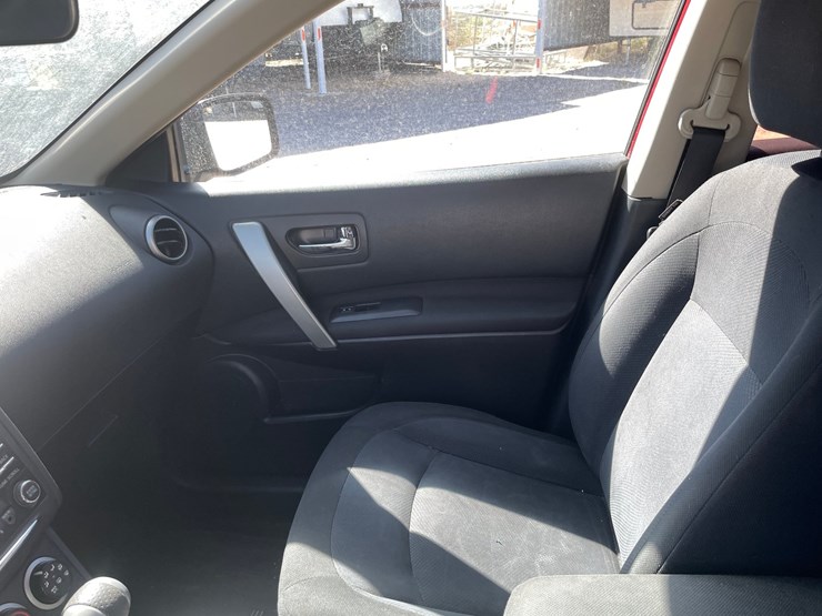 2015-nissan-rogue-image-41