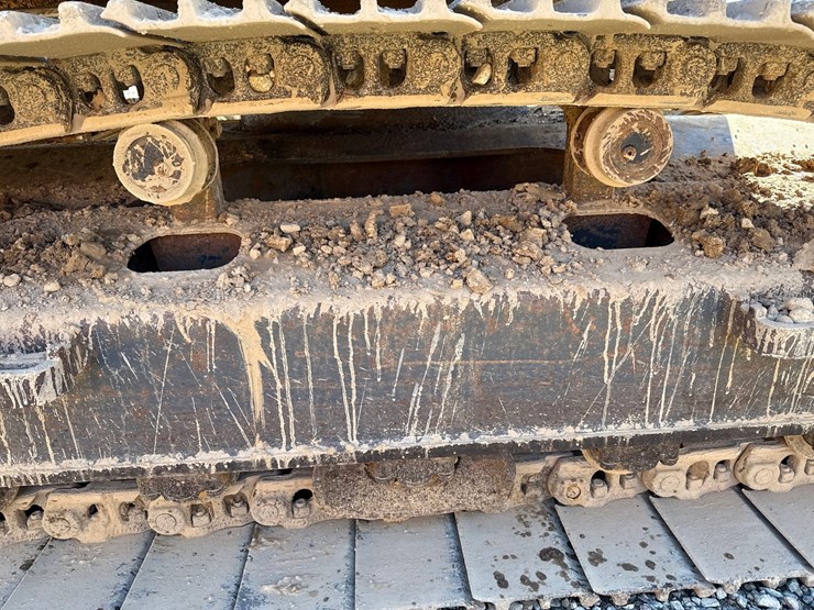 new-holland-eh160-image-63