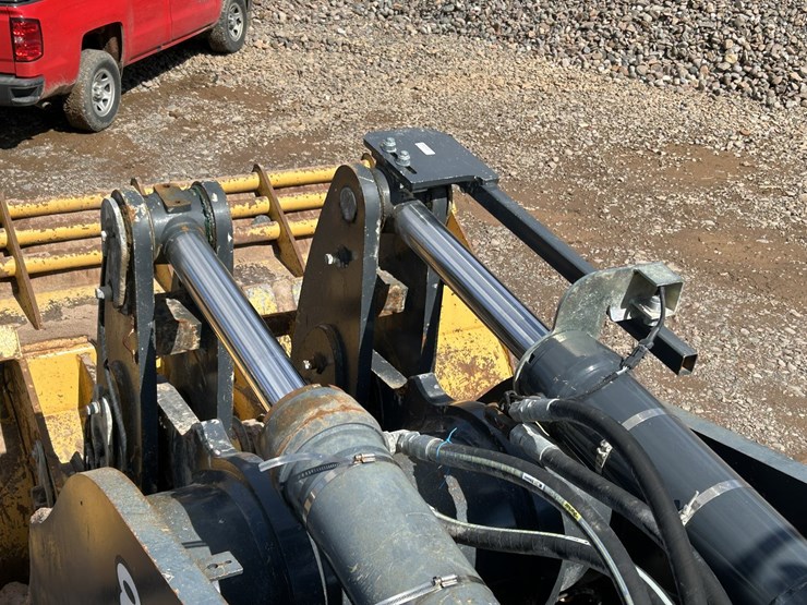 2012-deere-844k-image-22