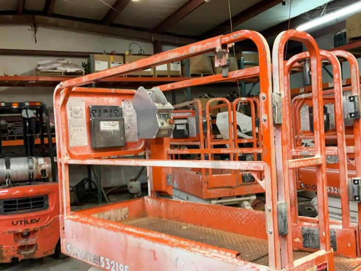 #413-•-2019-snorkel-19'-scissor-lift-image-13