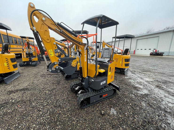 #3292-•-2026-ats-rt12r-mini-excavator-image-1