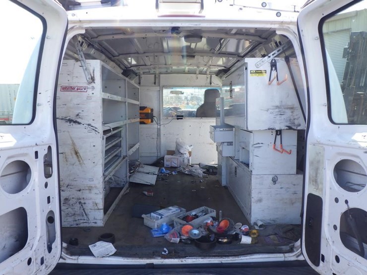 2011-ford-cargo-image-8