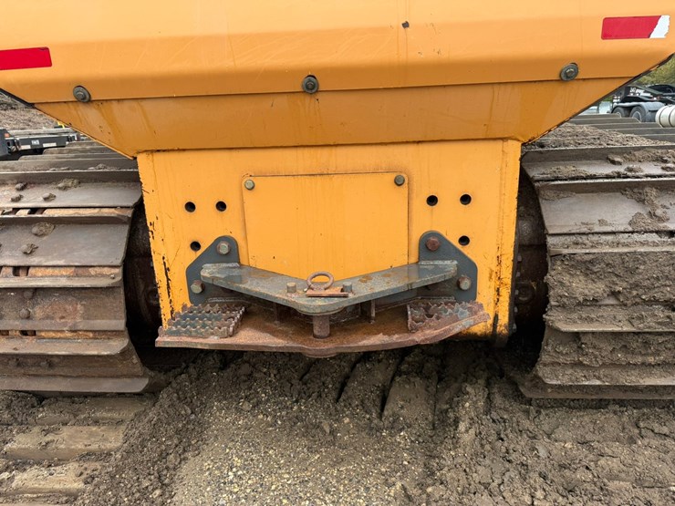 2016-case-1650m-image-44