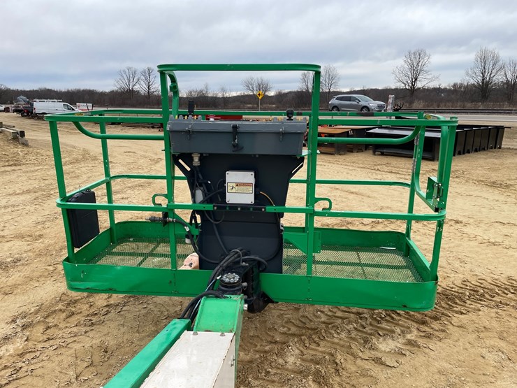 2016-jlg-400s-image-27