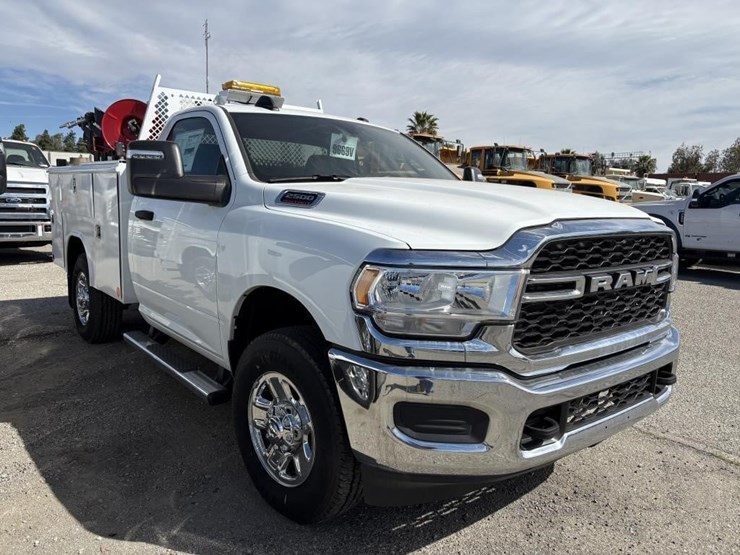 2024-dodge-2500-image-2