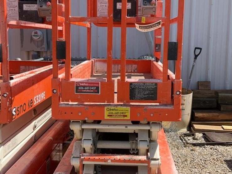 #422-•-snorkel-19'-scissor-lift-image-6