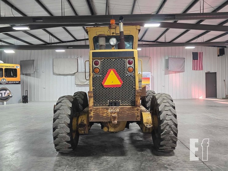 1989-caterpillar-120g-image-8