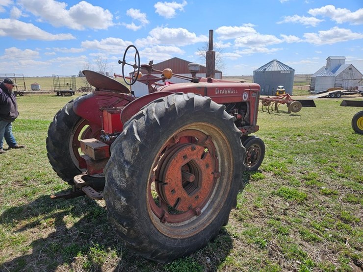 #525-•-farmall-super-m-tractor-image-5