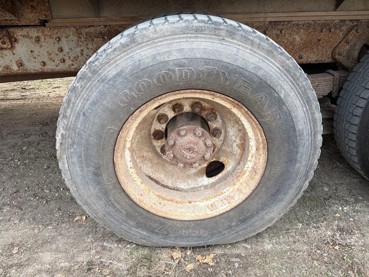 1979-international-f227-image-12