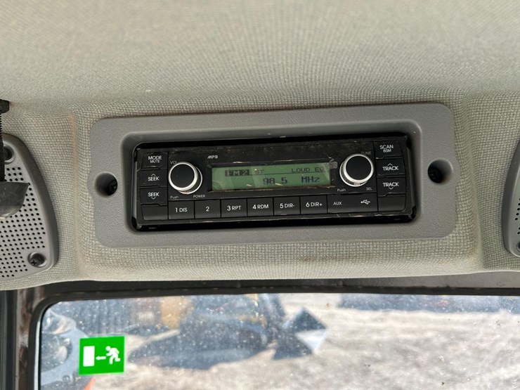 2023-case-cx37c-image-21