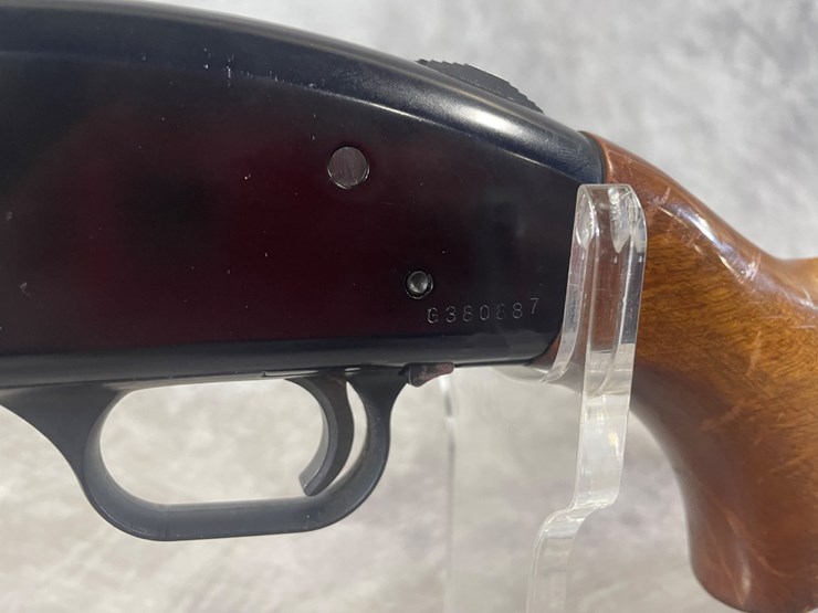 #4115-•-mossberg,-20-ga.-pump-action-shotgun,-sn:-c380887-image-12