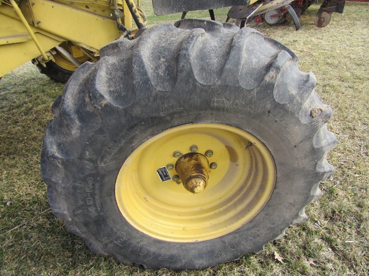 new-holland-tr96-image-15