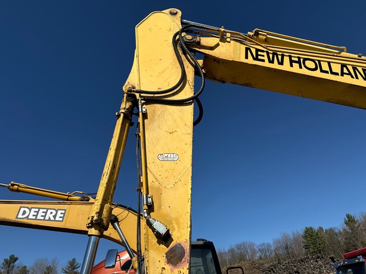 new-holland-eh160-image-19