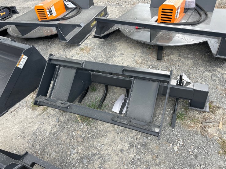 #92-•-six-shank-skid-steer-ripper-image-3