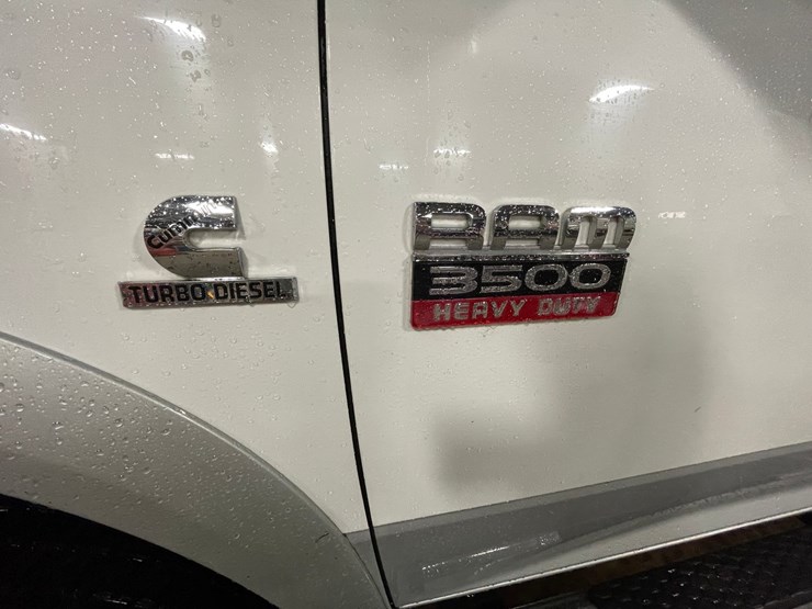 2012-dodge-3500-image-12