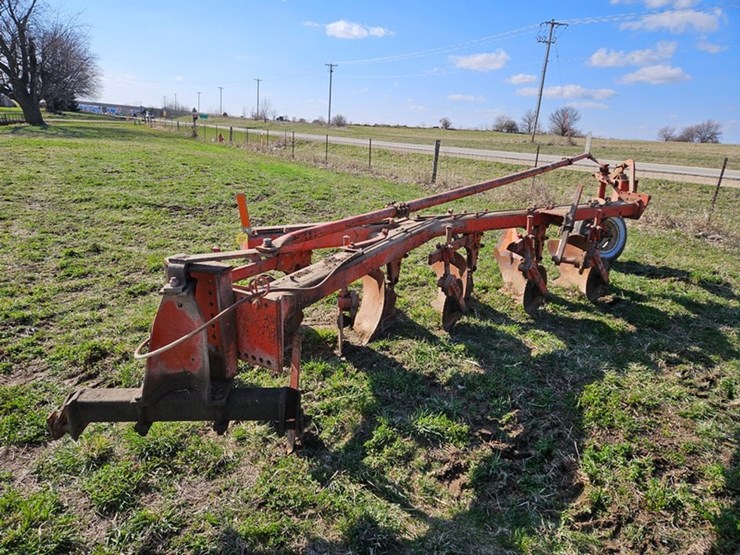 #537-•-5-bottom-plow-image-1