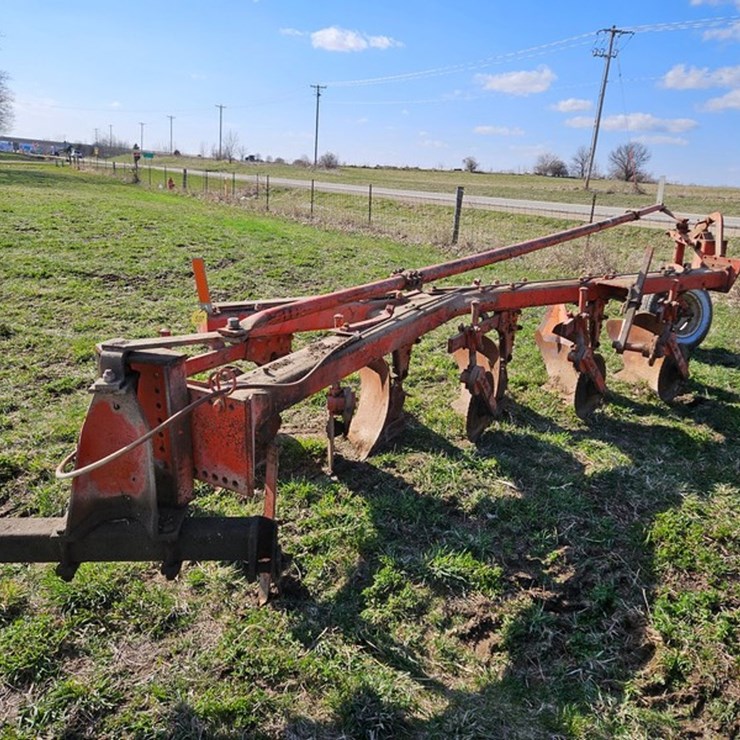 #537 • 5 Bottom Plow