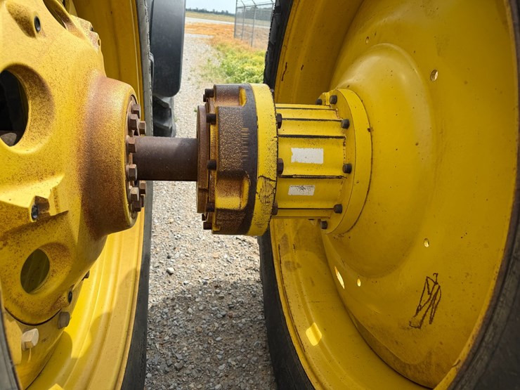 2010-john-deere-8270r-image-12