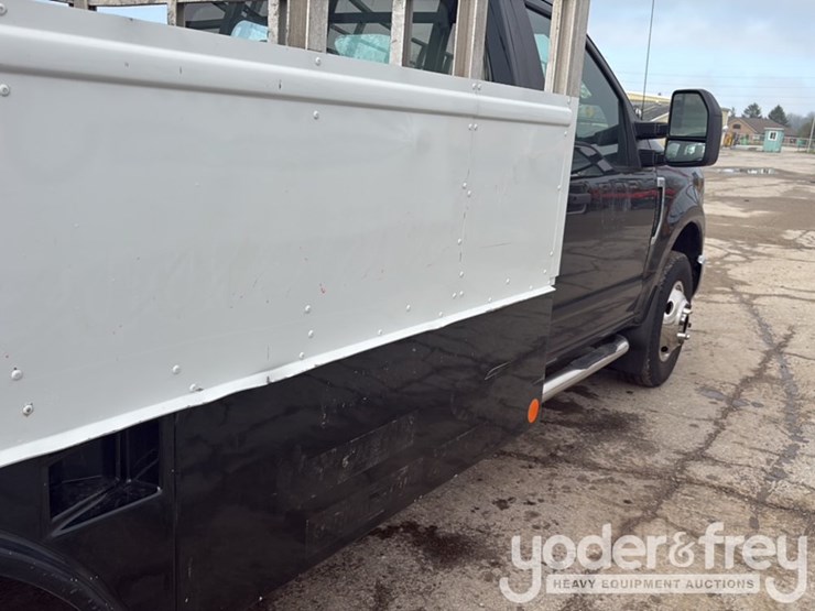 2017-ford-f350-image-28