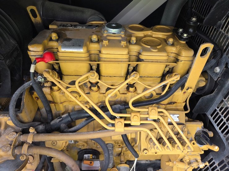 2011-caterpillar-xq20-image-20