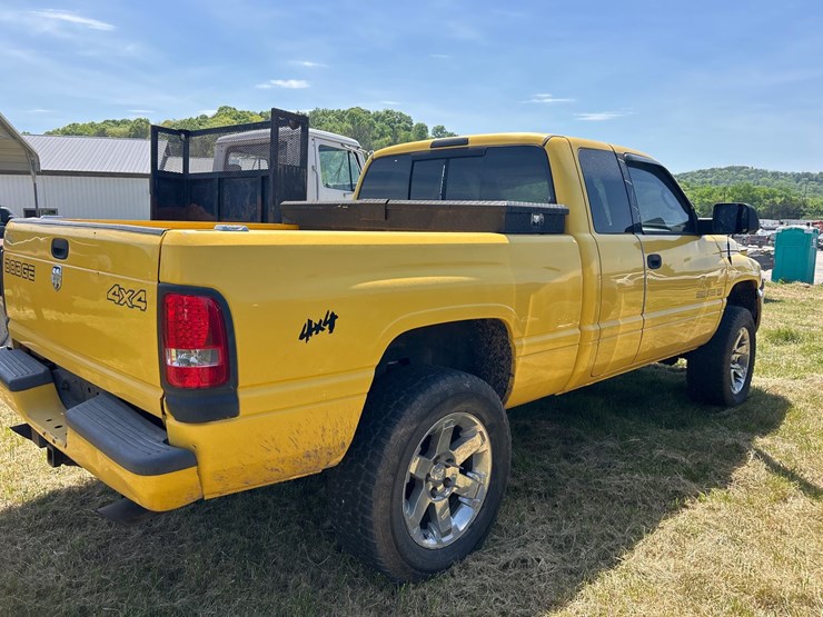 2000-dodge-ram-1500-image-4