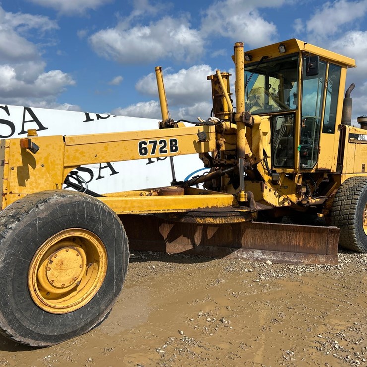 DEERE 672B
