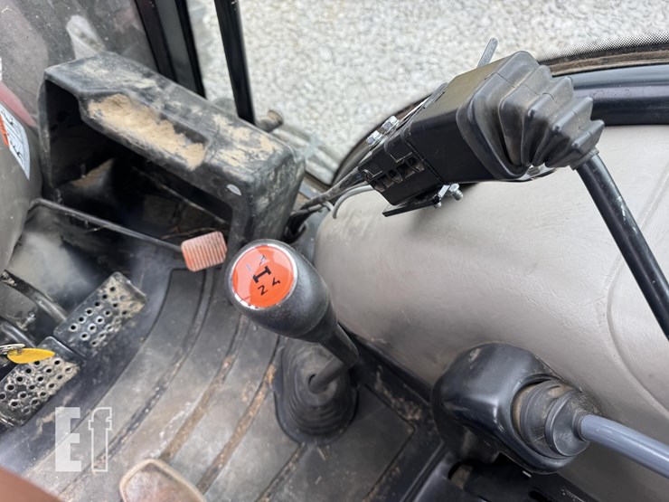 case-ih-farmall-120a-image-19