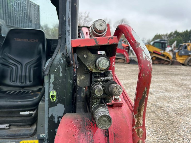 takeuchi-tl10v2-image-11