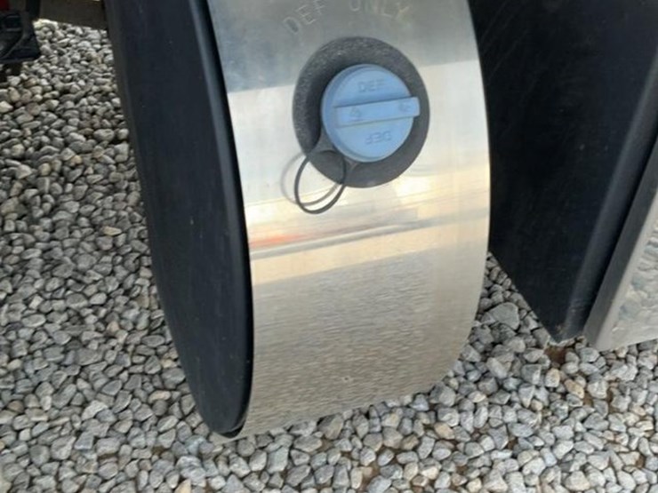 2021-peterbilt-337-image-68