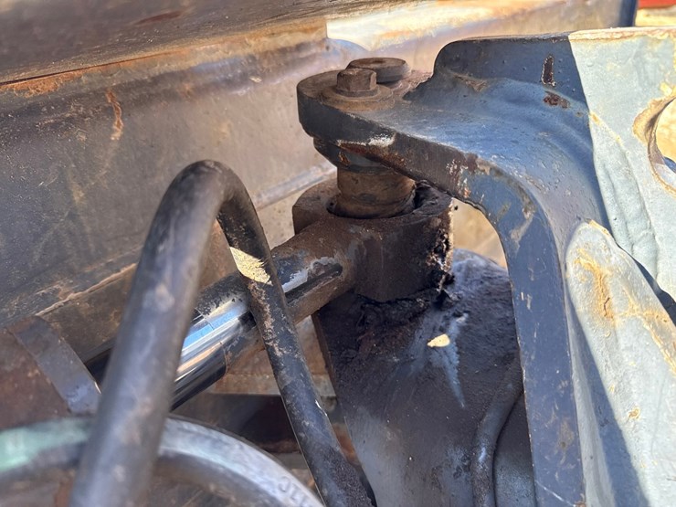 new-holland-dc80-image-16